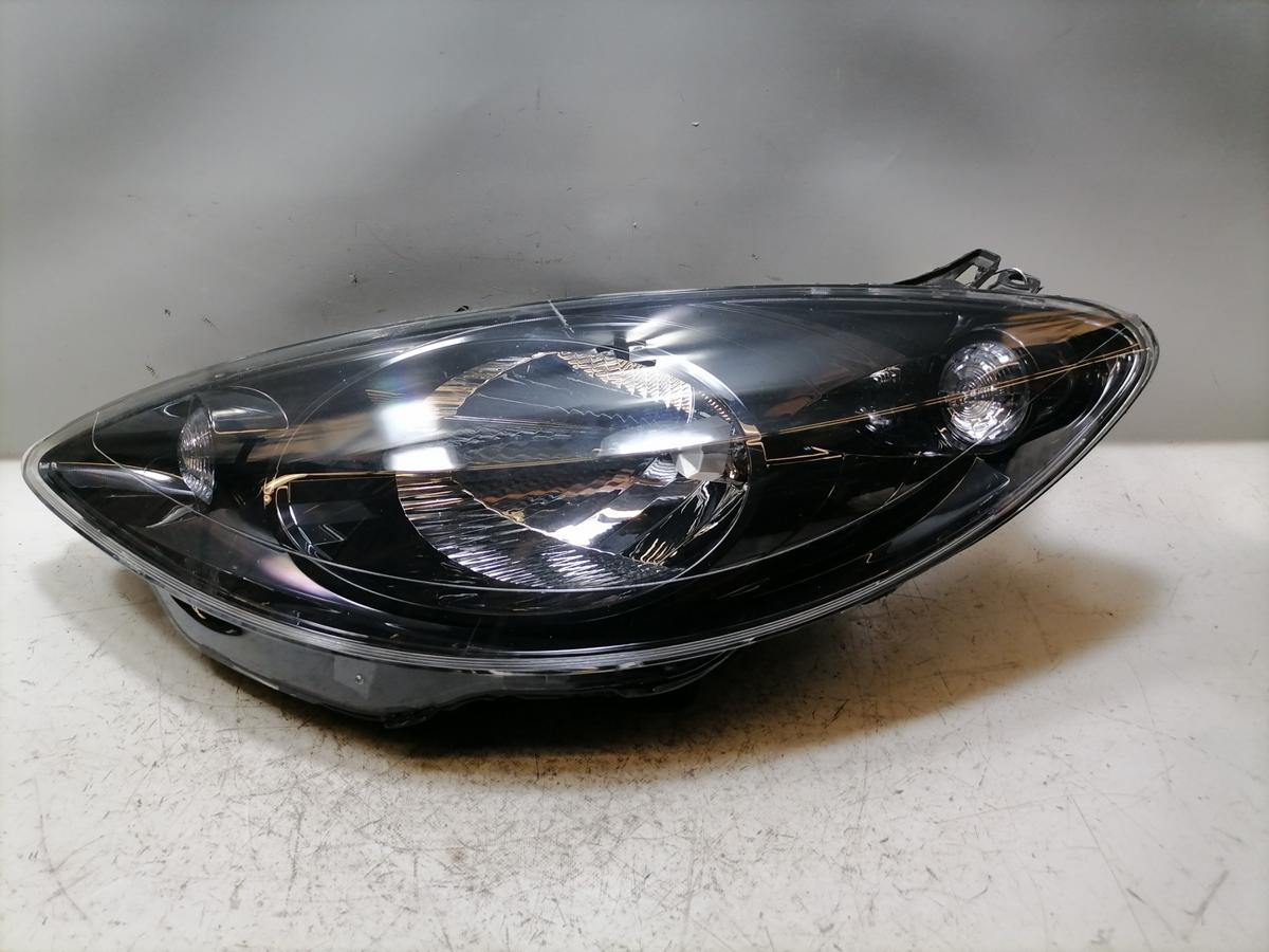 Peugeot 1007 original Scheinwerfer vorn links Halogen schwarzer Hintergrund Bj.2006